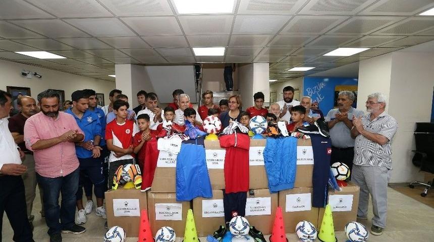 Amat&ouml;r Kul&uuml;pler, Sezona Moralli Başladı