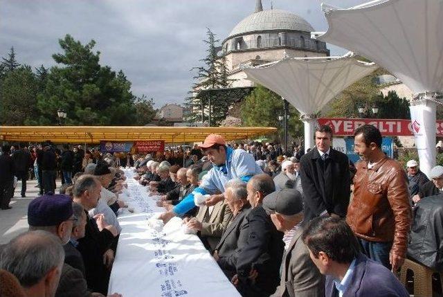 Tokat Belediyesi’nden 14 Bin Kişilik Aşure İkramı