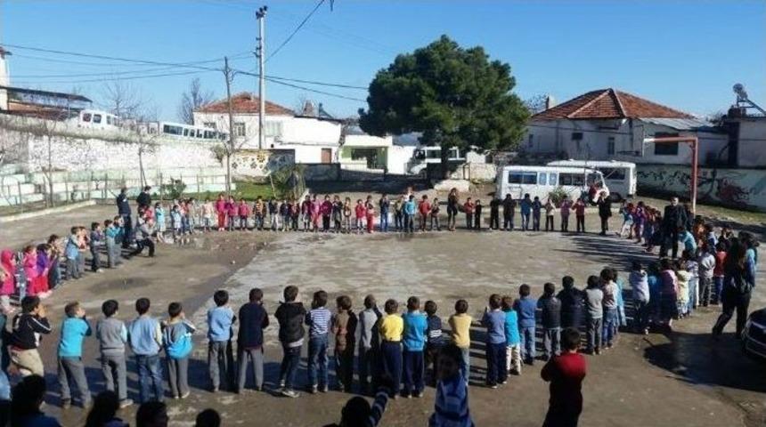 &Uuml;niversitelilerden Mersinbelenli &Ouml;ğrencilere Destek