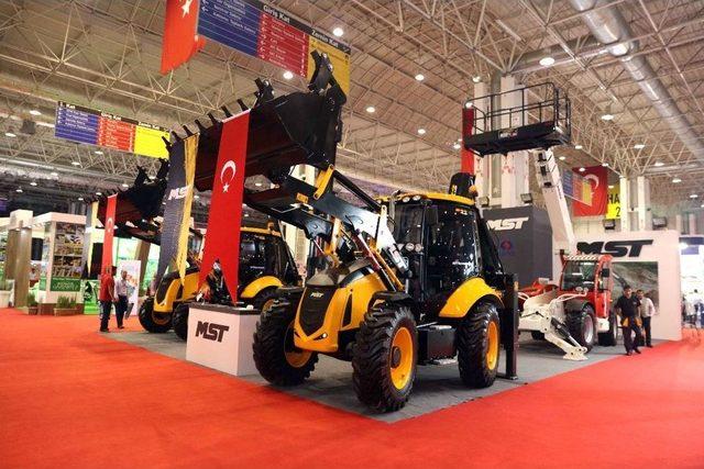 Sanko Yeni İş Makinelerini Mebex Fuarında Tanıttı 1