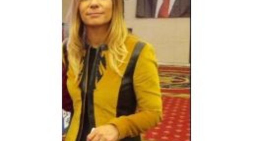 Bakırk&ouml;y Ak Parti İl&ccedil;e Başkanlığına Malatyalı Aysun &Ccedil;elikler Se&ccedil;ildi