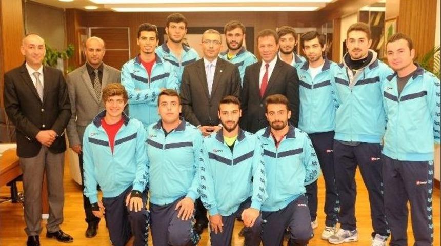 Voleybol&rsquo;da Hedef Play Off