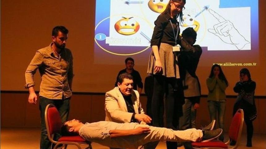 C&uuml;&rsquo;de &lsquo;bug&uuml;n&uuml;n Gen&ccedil;leri, Yarının Liderleri&rsquo; Semineri