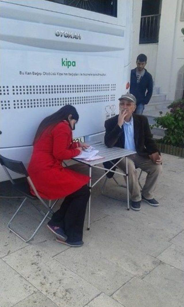 Urla Esnafından Kan Kampanyası&rlm;na Destek 1