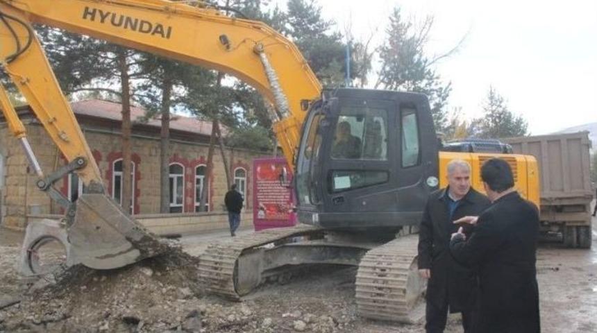 Belediye Başkanı Memiş Altyapı &Ccedil;alışmalarını İnceledi