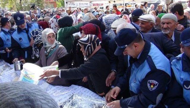 Kahramanmaraş’ta 5 Bin Kişiye Aşure İkram Edildi