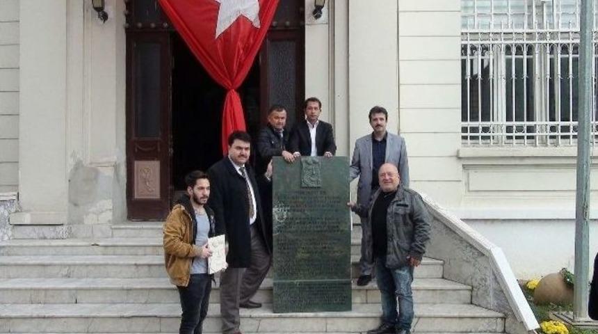 &Uuml;nl&uuml; Şairin Şiirinin Yazılı Olduğu Mermer Havran&rsquo;ın En G&ouml;zde Yerine Konulacak