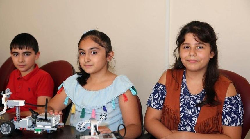 C&uuml; Teknokent&rsquo;te &Ouml;ğrencilere &rsquo;robotik Kodlama Eğitimi&rsquo; Veriliyor
