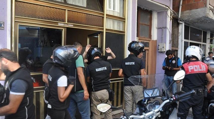 Bursa&rsquo;da Uyuşturucu İle M&uuml;cadele S&uuml;r&uuml;yor