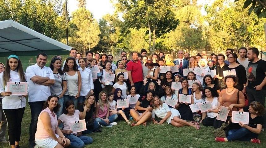 Gastro İncirliova&rsquo;da Kursiyerler Sertifikalarını Aldı