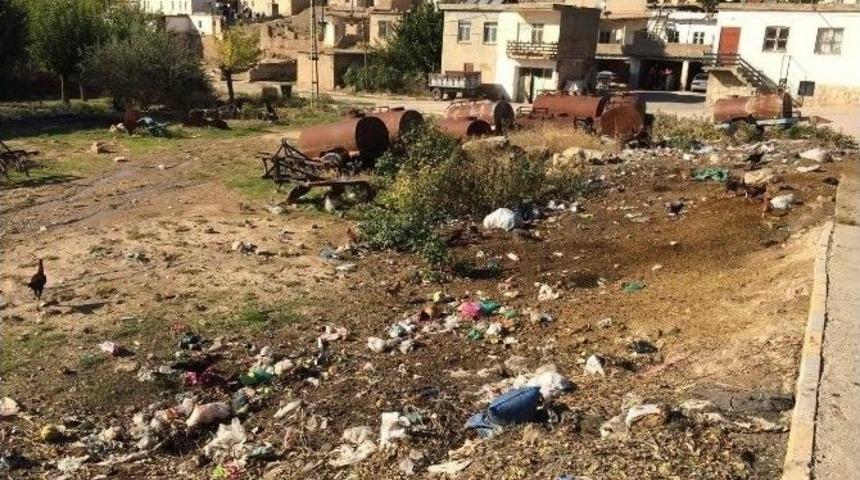 Belde K&ouml;y Olunca &Ccedil;&ouml;pler Ortada Kaldı