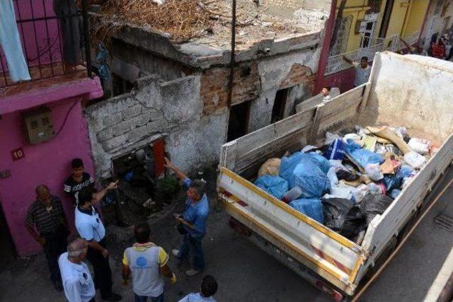 Evden 1 Kamyon Çöp Çıkarıldı 2