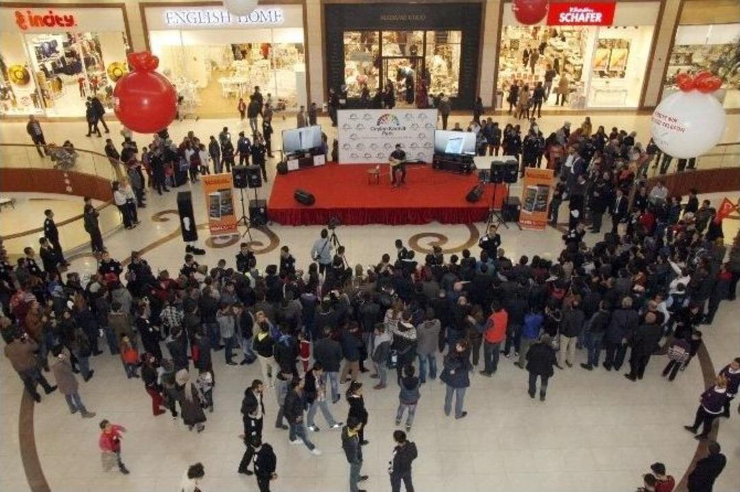 - Hozan Beşir, Ceylan Karavil Park&rsquo;ta Konser Verdi