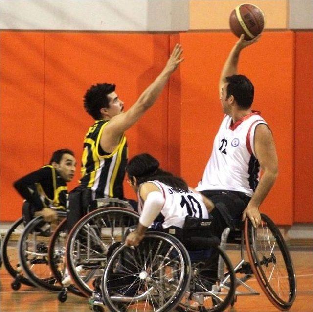 Tekerlekli Sandalye Basketbolda Derbi Buca’nın