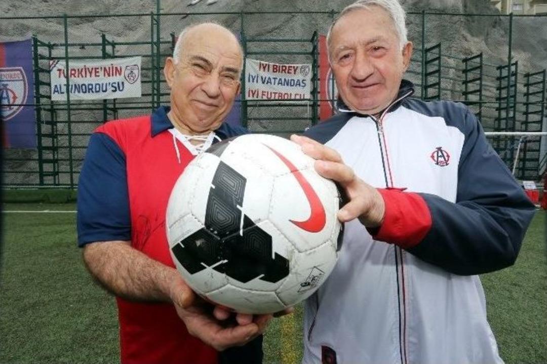 İzmir&rsquo;de Yarım Asırlık Buluşma