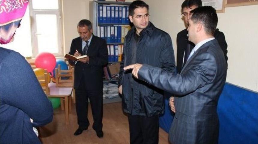 &Ouml;zalp Kaymakamı &Ccedil;i&ccedil;ek&rsquo;in Okul Ziyaretleri
