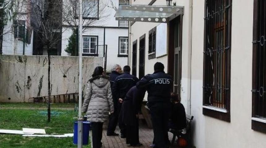 Kız Yurdunda 'dışarı &Ccedil;ıkamıyoruz' Gerginliği