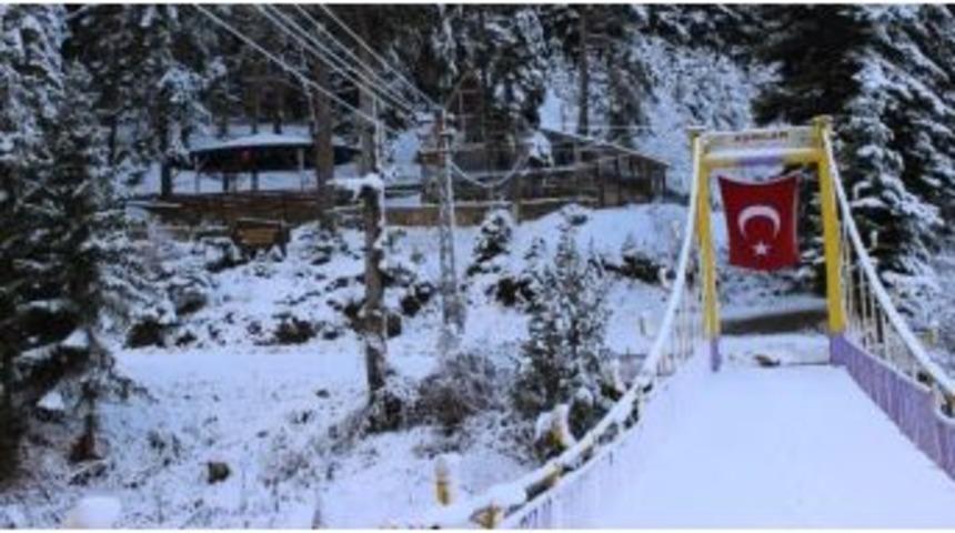 Azdavay&rsquo;da 25 K&ouml;y Yolu Ulaşıma Kapandı