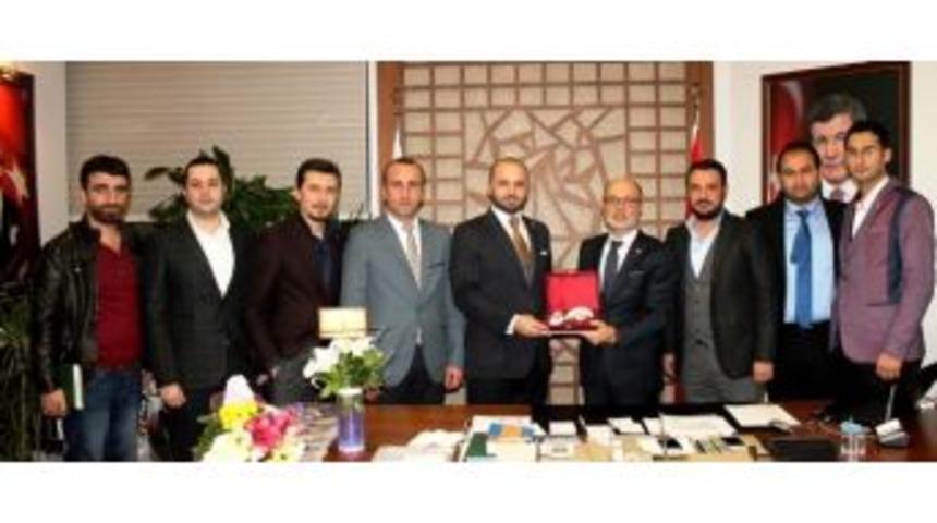 Gen&ccedil; İş Adamlarından Ak Parti&rsquo;ye Ziyaret