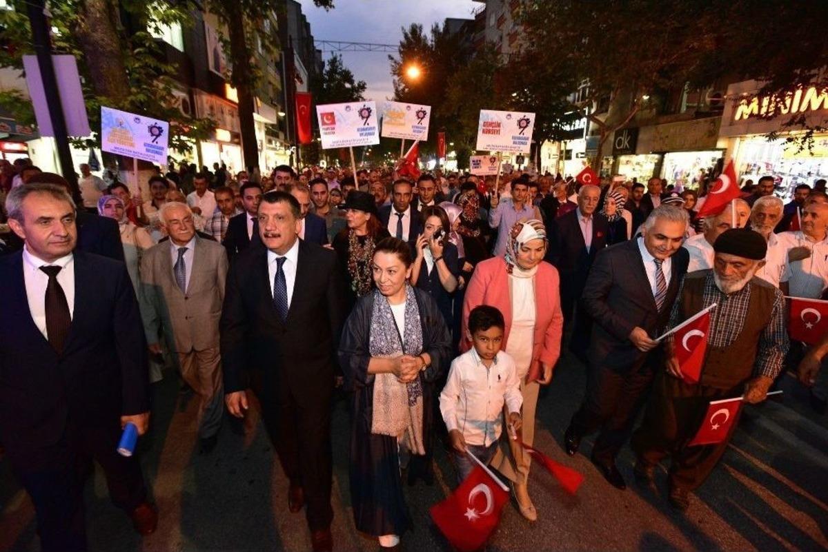 &lsquo;9. Uluslararası Kervansaray Buluşmaları&rsquo; Kortej Y&uuml;r&uuml;y&uuml;ş&uuml; Ger&ccedil;ekleştirildi