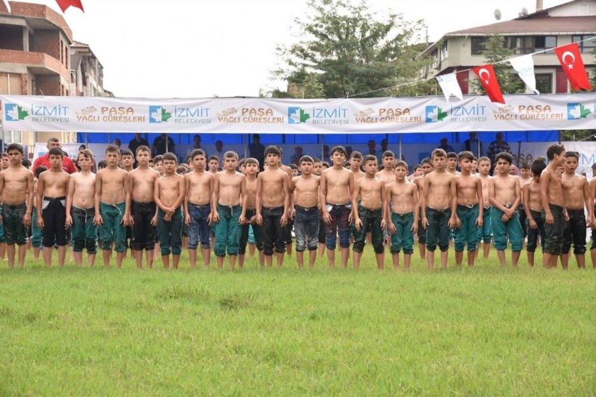 İzmit Belediyesi&rsquo;nin D&uuml;zenlediği Paşa G&uuml;reşleri Başladı