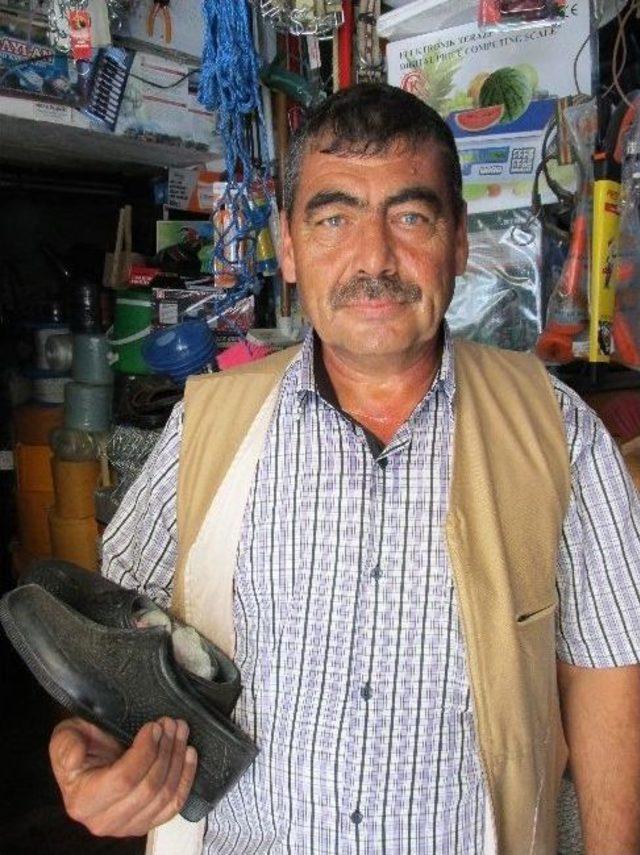 Teknolojiye Meydan Okuyan Kara Lastik Ayakkabının Modası Geçmiyor 1