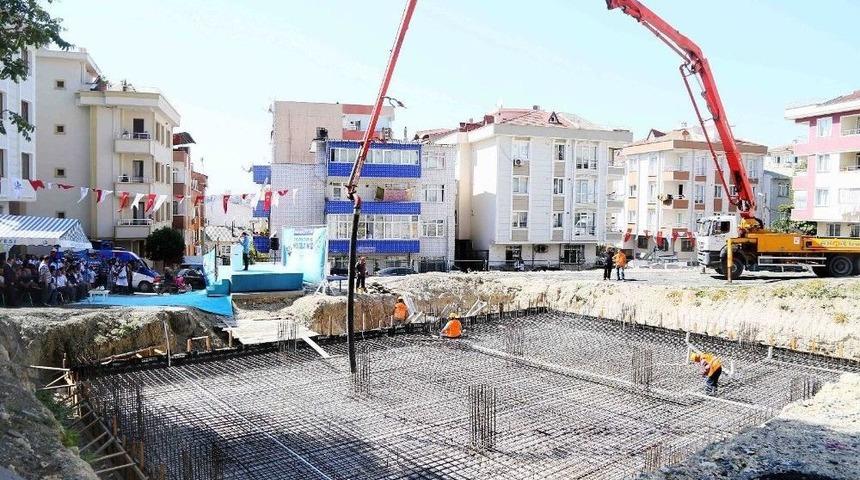 Bağcılar&rsquo;da Bah&ccedil;esinde Oyun Parkı Olan Camiler Yapılıyor