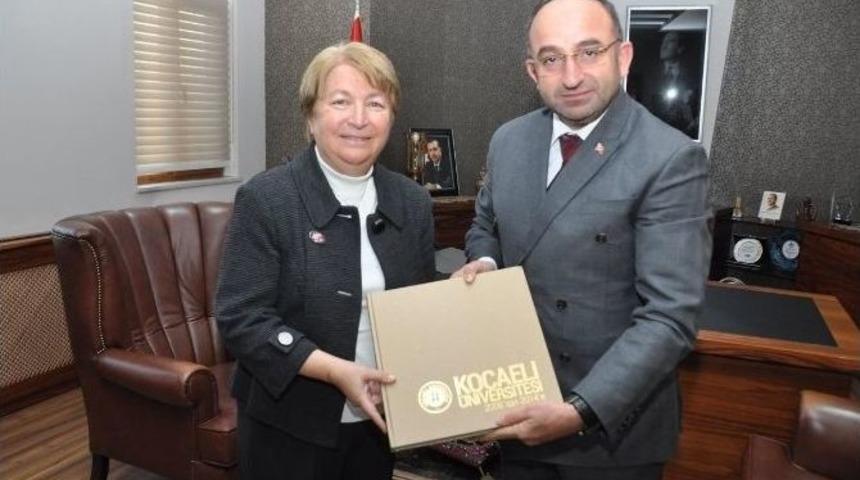 Rekt&ouml;r Komsuoğlu&rsquo;ndan Başkan &Uuml;z&uuml;lmez&rsquo;e Veda Ziyareti