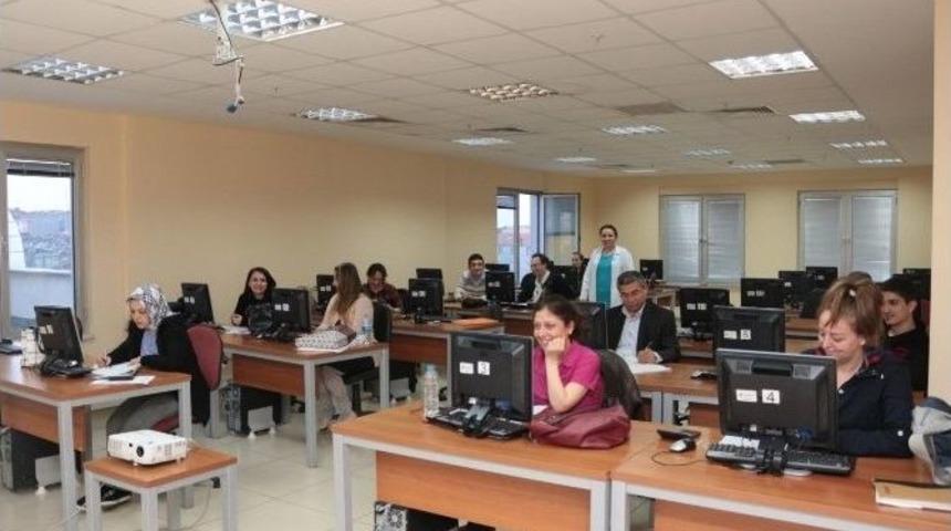 K&uuml;&ccedil;&uuml;k&ccedil;ekmece&rsquo;de &ldquo;hayat Okulu&rdquo; Kapılarını Aralıyor