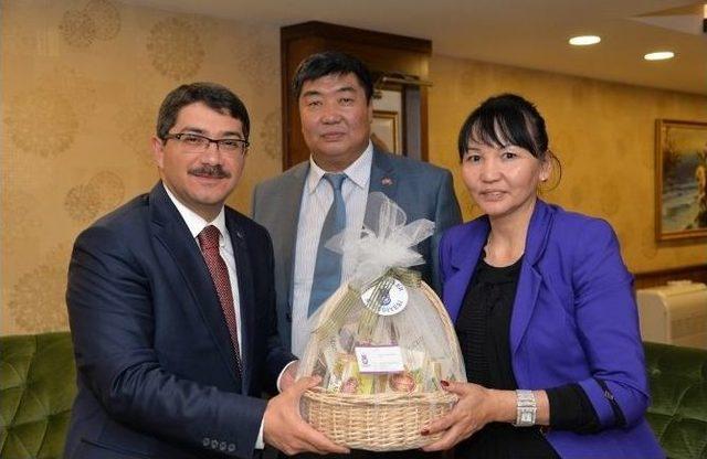 Moğolistan Heyetinden Başkan &Ccedil;elik&rsquo;e Ziyaret 1
