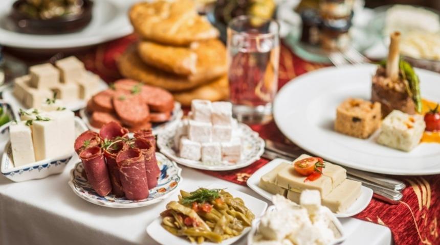 İstanbul'da 100 TL'nin Altında Nerede İftar Yapılır?