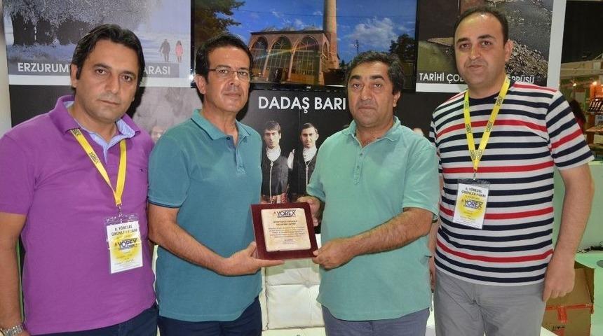 Deniz Baykal, Y&ouml;rex&rsquo;te Erzurum Standını Ziyaret Etti