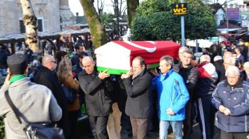 Cengiz G&ouml;ll&uuml; Toprağa Verildi