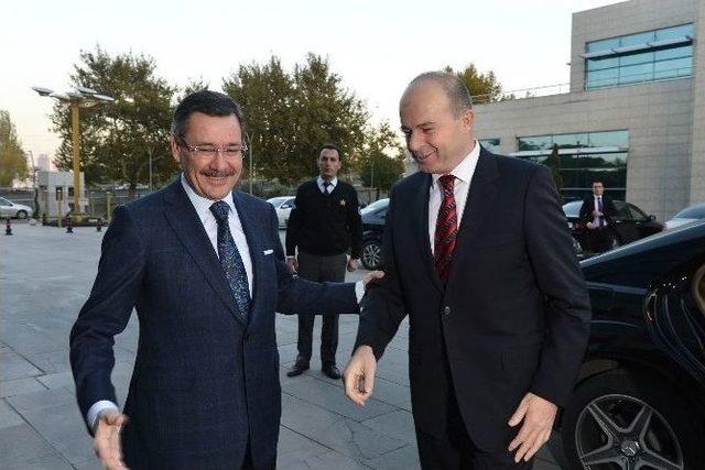 Vali Kılı&ccedil;lar&rsquo;dan Başkan G&ouml;k&ccedil;ek&rsquo;e Ziyaret 1