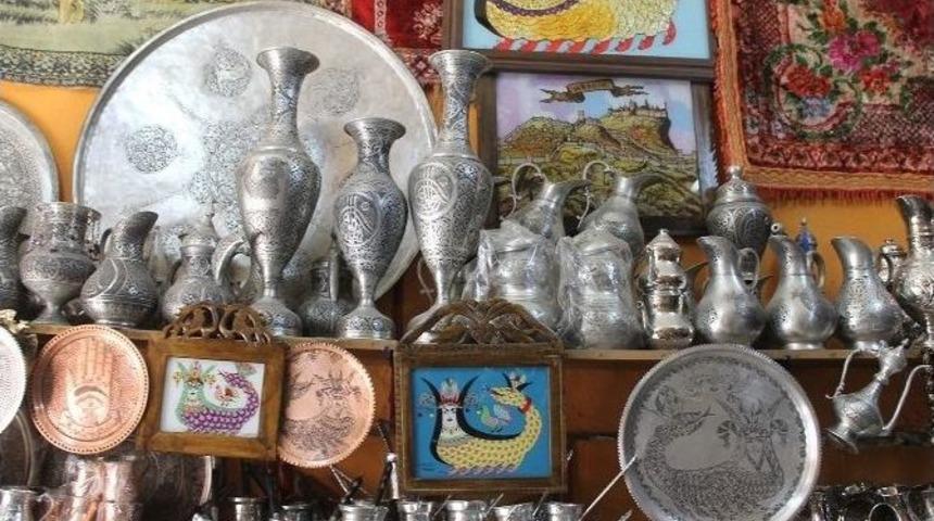 Bakırcılık Sanatı Can &Ccedil;ekişiyor