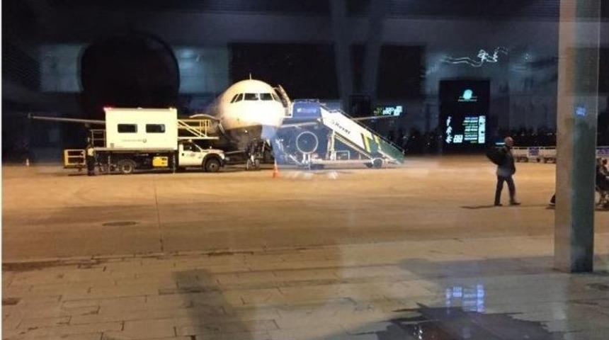 Diyarbakır&rsquo;da Yoğun Sis U&ccedil;ak Seferlerini İptal Ettirdi