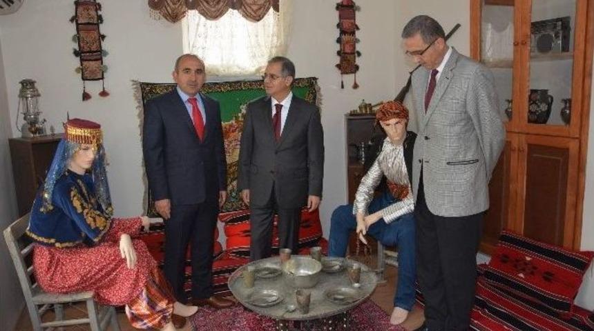 Başkan Kara 7 Aralık &Uuml;niversitesi&rsquo;ni Ziyaret Etti