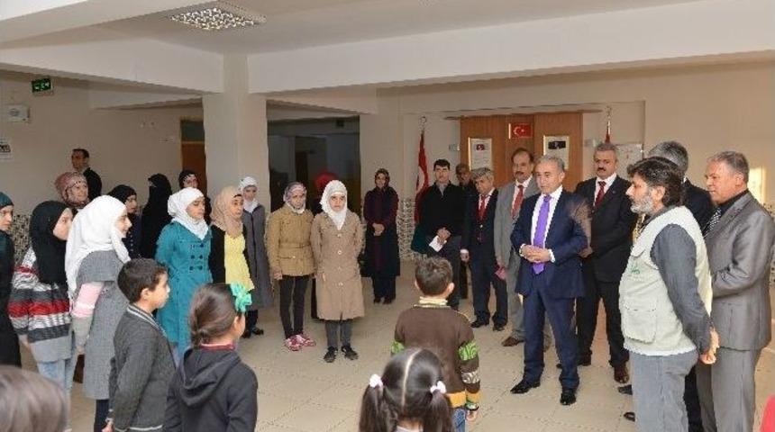 Vali B&uuml;y&uuml;k: &ldquo;suriyeli &Ouml;ğrenci Ve Ailelerin Yanındayız&rdquo;