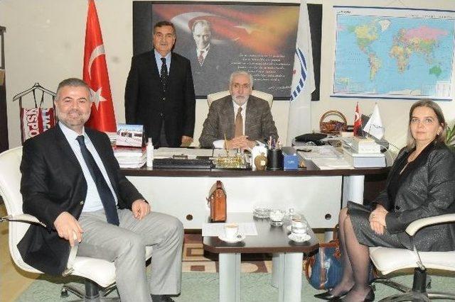 Bosnalı &Ouml;ğretim &Uuml;yesinden Om&uuml;&rsquo;de Seminer 3