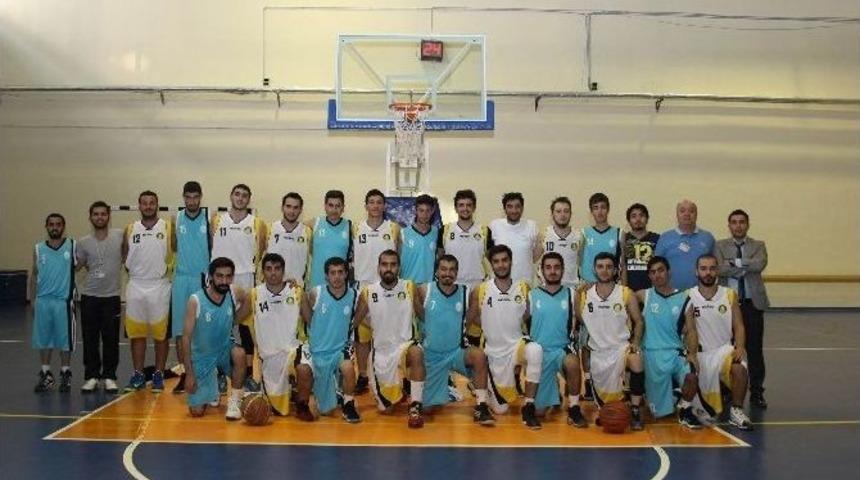 D&uuml; Basketbol Takımı İlk Karşılaşmadan Galibiyetle Ayrıldı