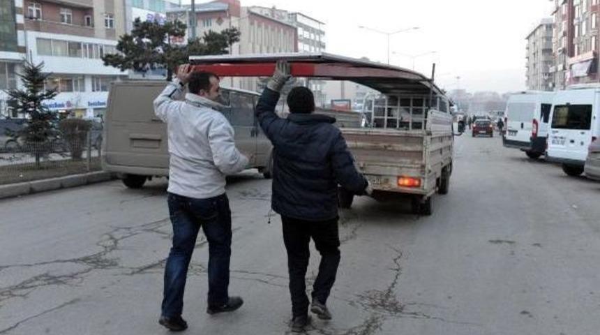 Reklam Tabelası B&ouml;yle Taşındı