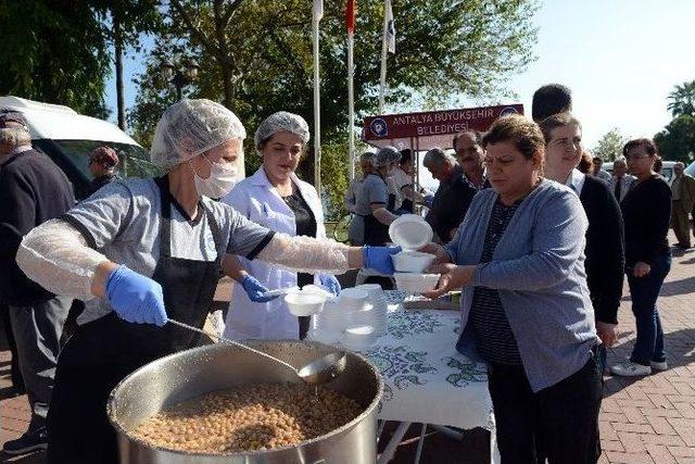 Antalya B&uuml;y&uuml;kşehir Belediyesi&rsquo;nden Aşure Etkinliği 2