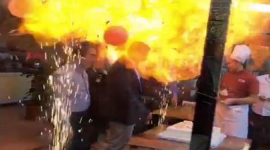 Kutlamada Meşale Kıvılcımı Balonları Patlattı: 1 Yaralı
