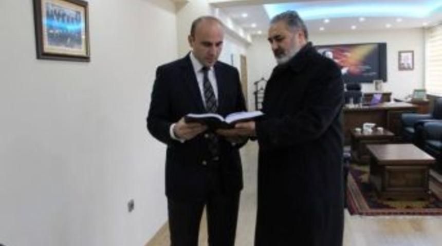 Erzurum M&uuml;ft&uuml;s&uuml; Hasan &Ccedil;ınar Olur İl&ccedil;esini Ziyaret Etti