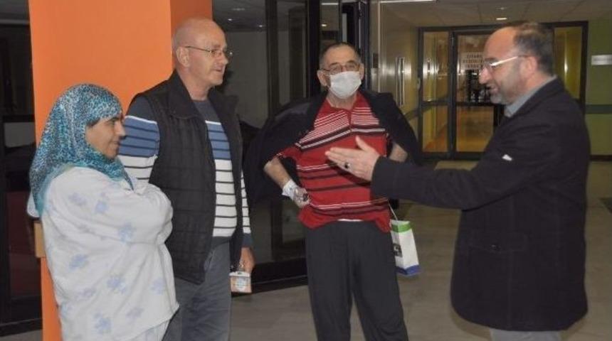 Başkan &Uuml;z&uuml;lmez Hastaları Ziyaret Etti