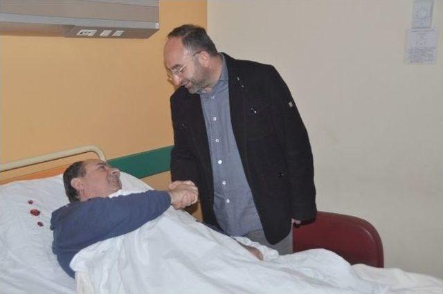 Başkan Üzülmez Hastaları Ziyaret Etti