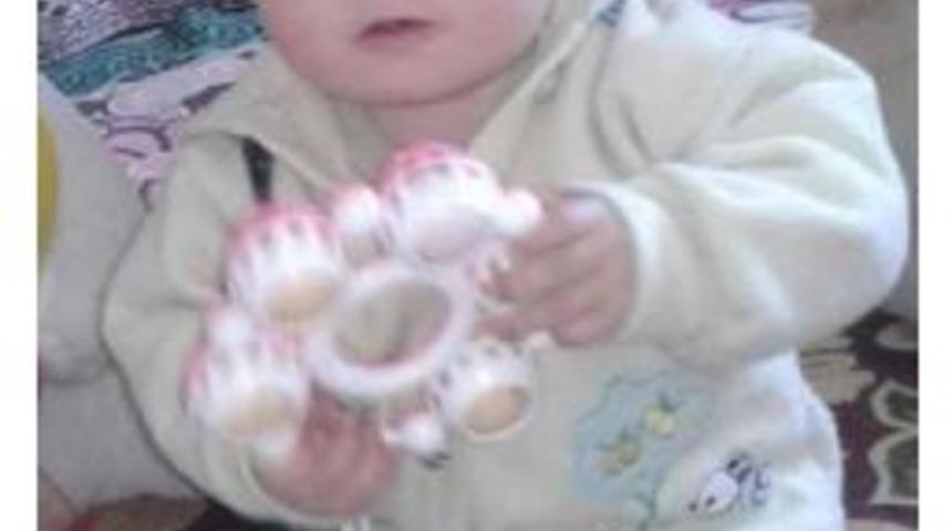 Babasının Otomobille &Ccedil;arptığı Minik Bet&uuml;l &Ouml;ld&uuml;