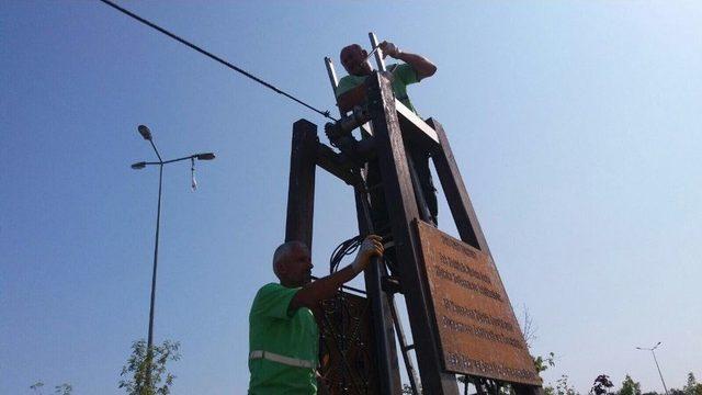 Büyükşehir Belediyesi Parklarda Bakım Çalışması Yapıyor