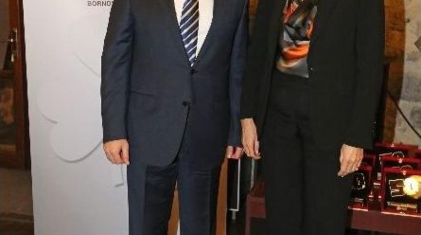 Duayen İşadamı Sel&ccedil;uk Yaşar&rsquo;a &rsquo;&rsquo;beyaz Yaşam&rsquo;&rsquo; &Ouml;d&uuml;l&uuml;