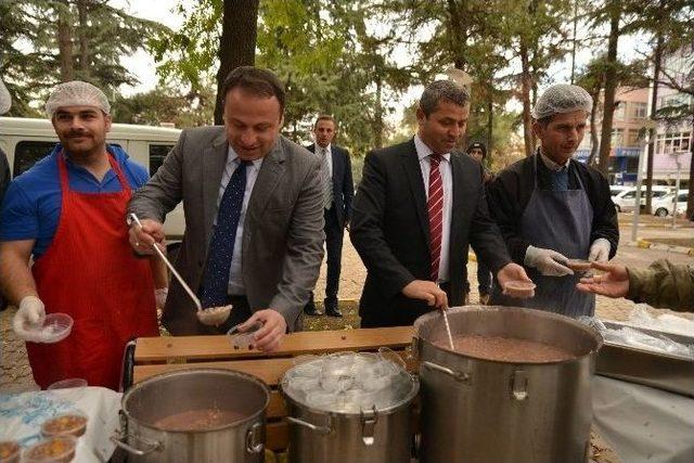 Erbaa&rsquo;da 3 Bin Kişiye Aşure İkramı 1